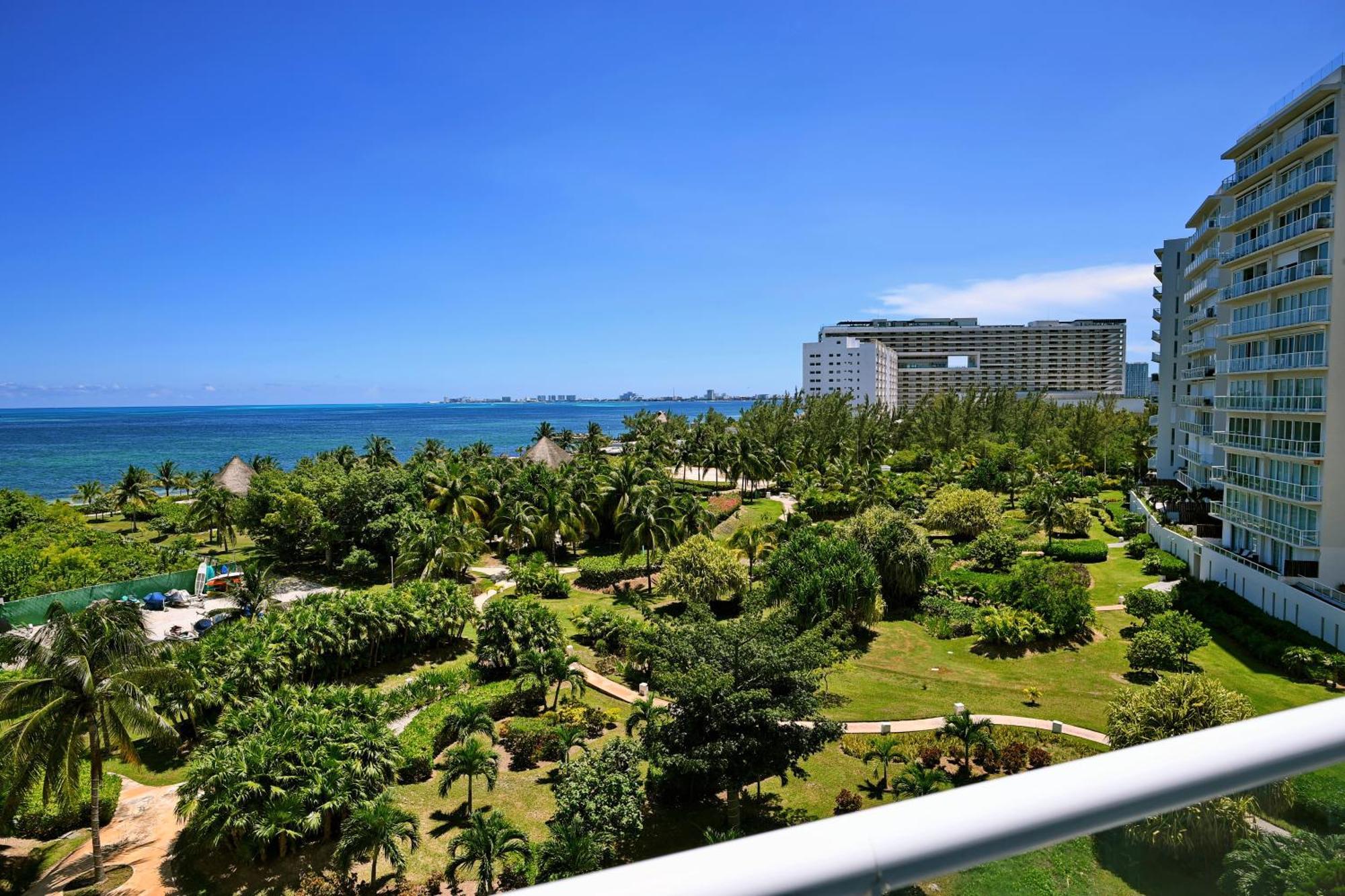 Beachfront Apartment Blue Vista Cancún Extérieur photo